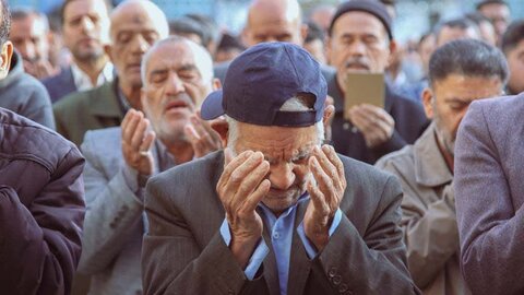 تصاویر/ اقامه نماز عید فطر در آستان مقدس هلال بن علی (ع)