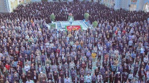 تصاویر/ اقامه نماز عید فطر در آستان مقدس هلال بن علی (ع)