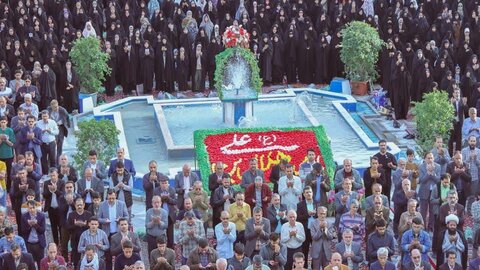 تصاویر/ اقامه نماز عید فطر در آستان مقدس هلال بن علی (ع)