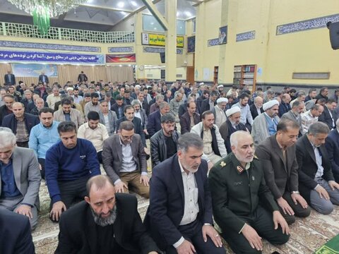 تصاویر/اقامه نماز عید سعید فطر در حسینیه سنندج