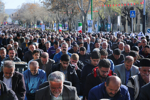 تصاویر/ اقامه نماز عید سعید فطر در شهرکرد