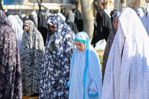 تصاویر/ اقامه نماز عید سعید فطر در شهرکرد