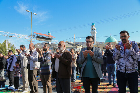 تصاویر/ اقامه نماز عید سعید فطر در شهرکرد