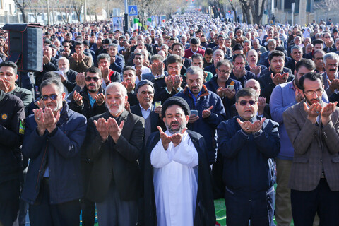 تصاویر/ اقامه نماز عید سعید فطر در شهرکرد