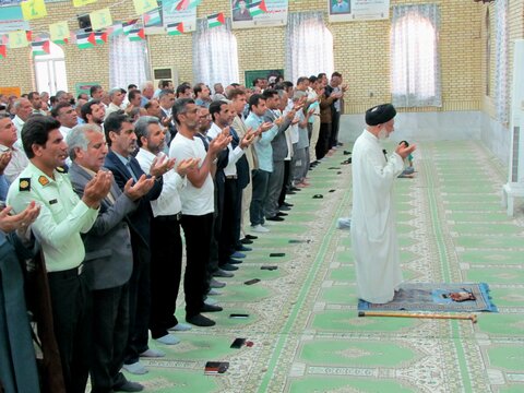 تصاویر/ نماز عید فطر در بندر دیر