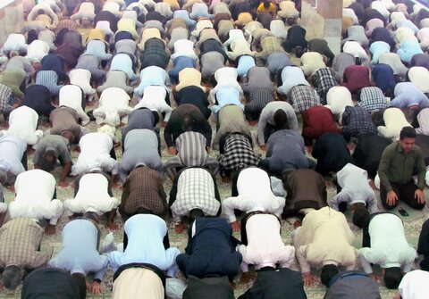 تصاویر/ نماز عید فطر در بندر دیر