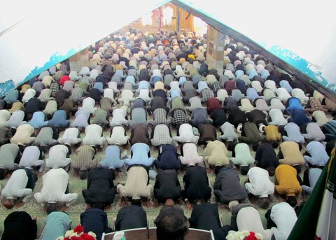 تصاویر/ نماز عید فطر در بندر دیر