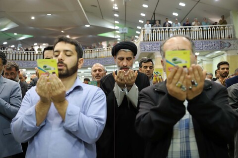 تصاویر / اقامه نماز عید سعید فطر در همدان