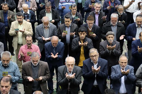 تصاویر / اقامه نماز عید سعید فطر در همدان