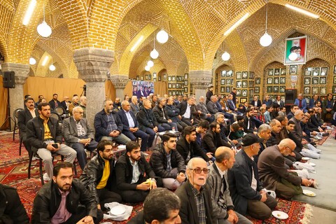 تصاویر | دیدار عیدانه خانواده معظم شهدا در مسجد شهدا بازار تبریز