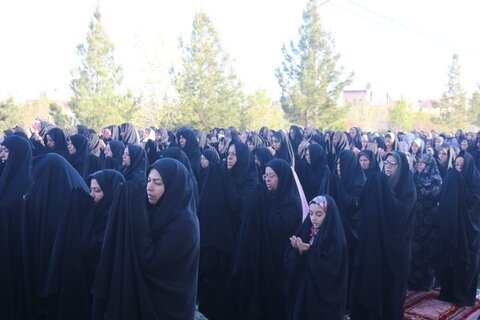 تصاویر/ اقامه نماز عید فطر در امین شهر