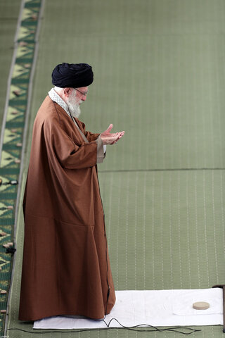 تصاویر/ اقامه نماز عید سعید فطر به امامت رهبر معظم انقلاب