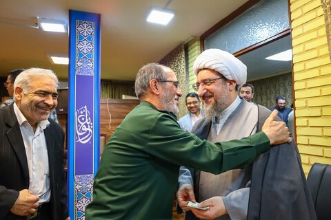 تصاویر | دیدار عیدانه نماینده ولی فقیه در استان در حسینیه بیت امام جمعه تبریز