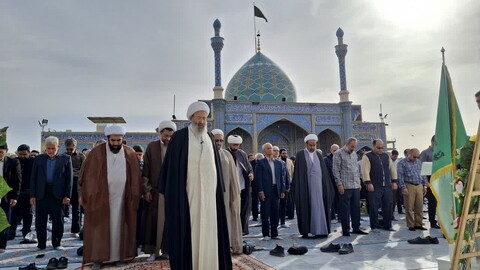 تصاویر /  اقامه نماز با شکوه عید سعید فطر در امامزاده شاه سید علی علیه‌السلام