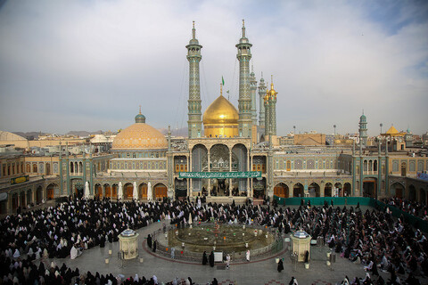 ایران سمیت ہندوستان و پاکستان اور دنیا کے اکثر ممالک میں آج منائی جا رہی ہے عید فطر