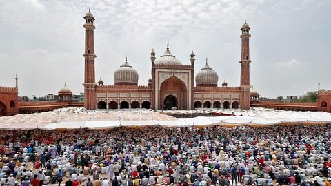 پاکستان بھر میں عید الفطر مذہبی جوش و جذبے کے ساتھ منائی گئی / مختلف شہروں میں نماز عید کے اجتماعات