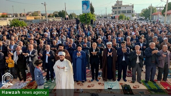 اقامه نماز عید فطر در دهدشت+ عکس و فیلم