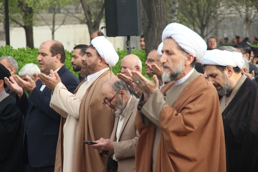 تصاویر / اقامه نماز عید سعید فطر در قزوین