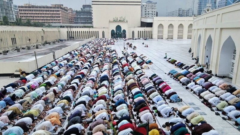 برصغیر میں بھی آج عیدالفطر روایتی شان کو شوکت کے ساتھ منائی گئی