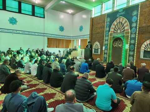 تصاویر/ اقامه نماز عید سعید فطر در مرکز اسلامی الزهرا ایالت میشیگان آمریکا