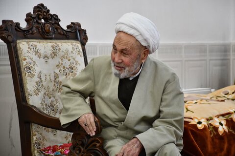 تصاویر/ دیدار امام جمعه شهرستان خوی با سه خانواده شهید