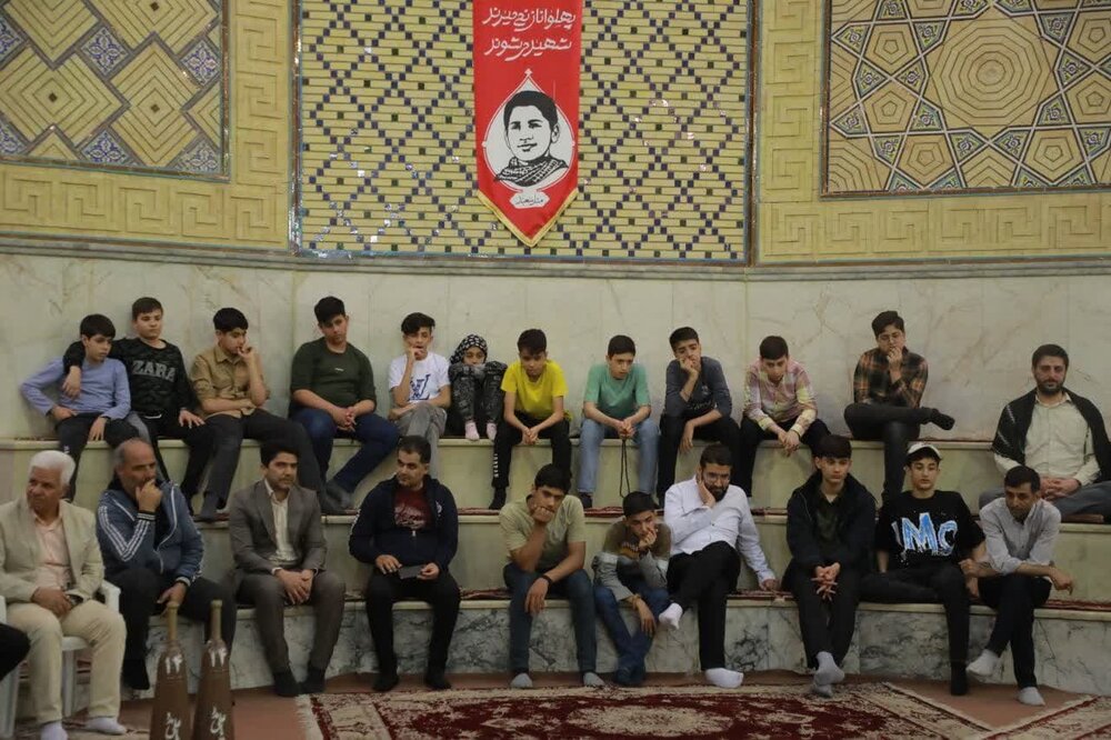 تقدیر از مرشد زورخانهای در کاشان