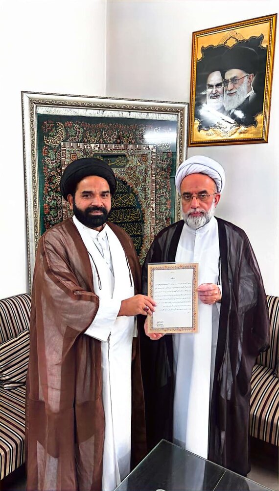 डॉ. मौलाना शावार हुसैन नकवी को उनकी शोध सेवाओं के लिए भारत मे सर्वोच्च नेता के प्रतिनिधि द्वारा प्रशंसा प्रमाण पत्र प्रदान किया गया