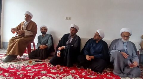 تصاویر/ دیدار نوروزی طلاب واساتید مدرسه علمیه امیرالمومنین(ع) باروحانیون پیشکسوت