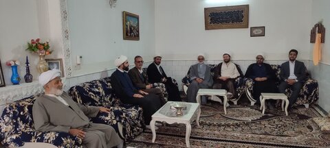 تصاویر/ دیدار نوروزی طلاب واساتید مدرسه علمیه امیرالمومنین(ع) باروحانیون پیشکسوت