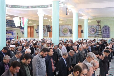 تصاویر/ اقامه نماز جمعه تکاب