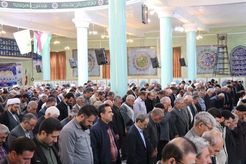 تصاویر/ اقامه نماز جمعه تکاب