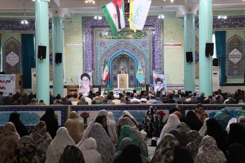 تصاویر/ اقامه نماز جمعه تکاب