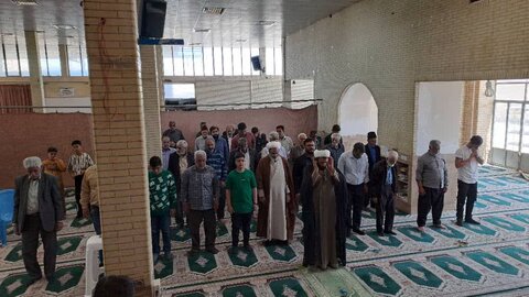 تصاویر/ اقامه نماز جمعه بلورد