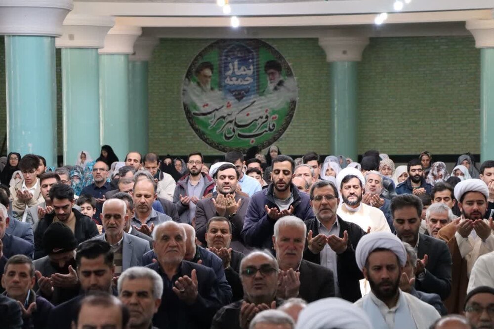 تصاویر/ اقامه نماز جمعه تکاب