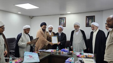 دیدار هیئت مرکز تبلیغات امام رضا (ع) کرگل لداخ با نماینده ولی‌فقیه در هند