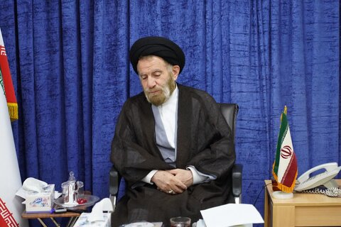 دیدار کارکنان سپاه لرستان با نماینده ولی فقیه در استان