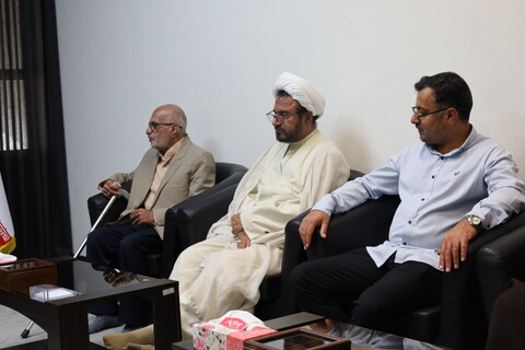 تصاویر / دیدار مدیر حوزه علمیه استان  با نماینده ولی فقیه در استان هرمزگان