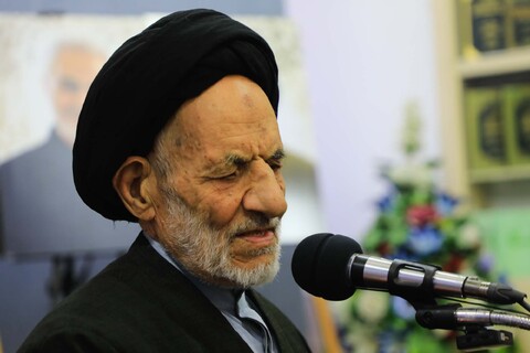 تصاویر/ درس اخلاق نماینده ولی فقیه خراسان جنوبی برای مدیران دستگاه های اجرایی استان خراسان جنوبی