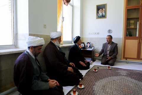 تصاویر/ درس اخلاق نماینده ولی فقیه خراسان جنوبی برای مدیران دستگاه های اجرایی استان خراسان جنوبی