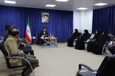 تصاویر دیدار کارکنان فرهنگ و ارشاد اسلامی لرستان با نماینده‌ ولی فقیه در استان