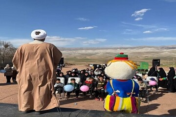 اجرای برنامه‌های فرهنگی در روستای سیل‌زده داربدره کرمانشاه+ تصاویر