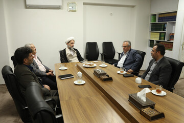 تصاویر / دیدار مسئولان طارم سفلی با نماینده ولی فقیه در استان قزوین