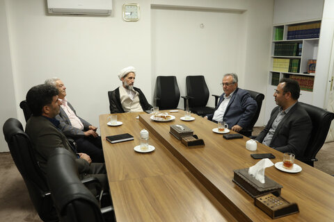 تصاویر / دیدار مسئولان طارم سفلی با نماینده ولی فقیه در استان قزوین