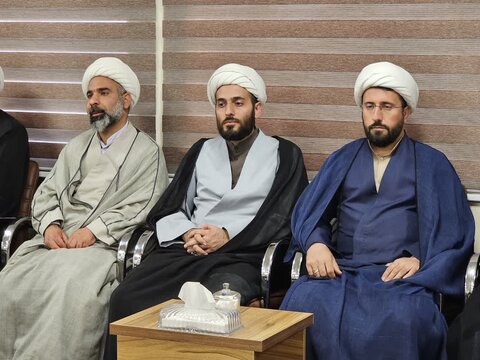 تصاویر/ دیدار نوروزی کارکنان عقیدتی سیاسی فرماندهی انتظامی کردستان با حجت الاسلام والمسلمین پورذهبی