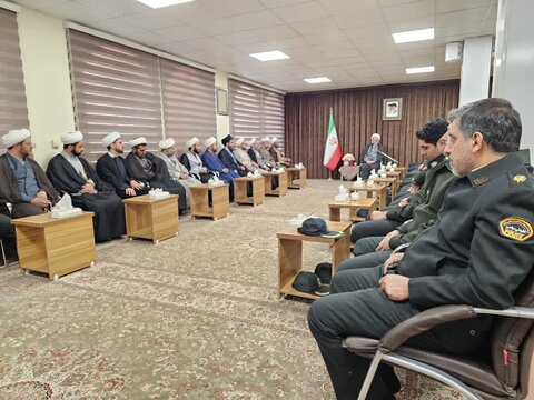 تصاویر/ دیدار نوروزی کارکنان عقیدتی سیاسی فرماندهی انتظامی کردستان با حجت الاسلام والمسلمین پورذهبی