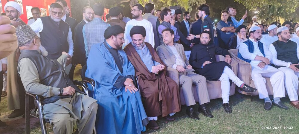 क़ौम का काइद वही होता है जो सेवा करके दिलों पर राज करता है: मौलाना सय्यद अबुल क़ासिम रिज़वी