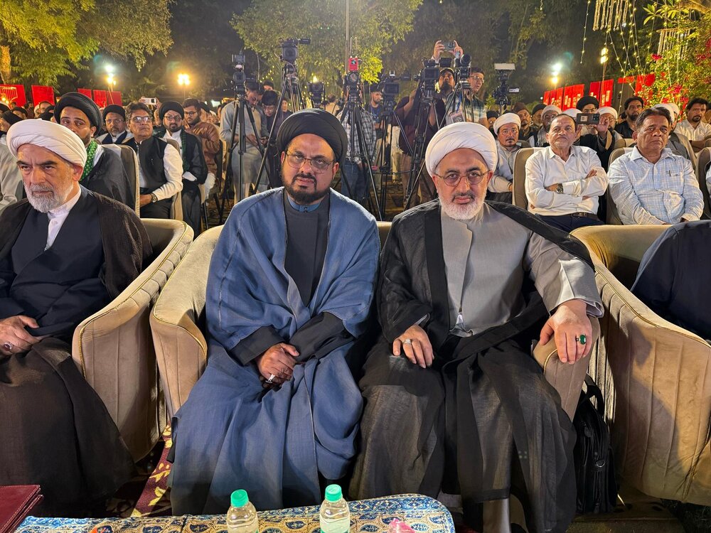 क़ौम का काइद वही होता है जो सेवा करके दिलों पर राज करता है: मौलाना सय्यद अबुल क़ासिम रिज़वी