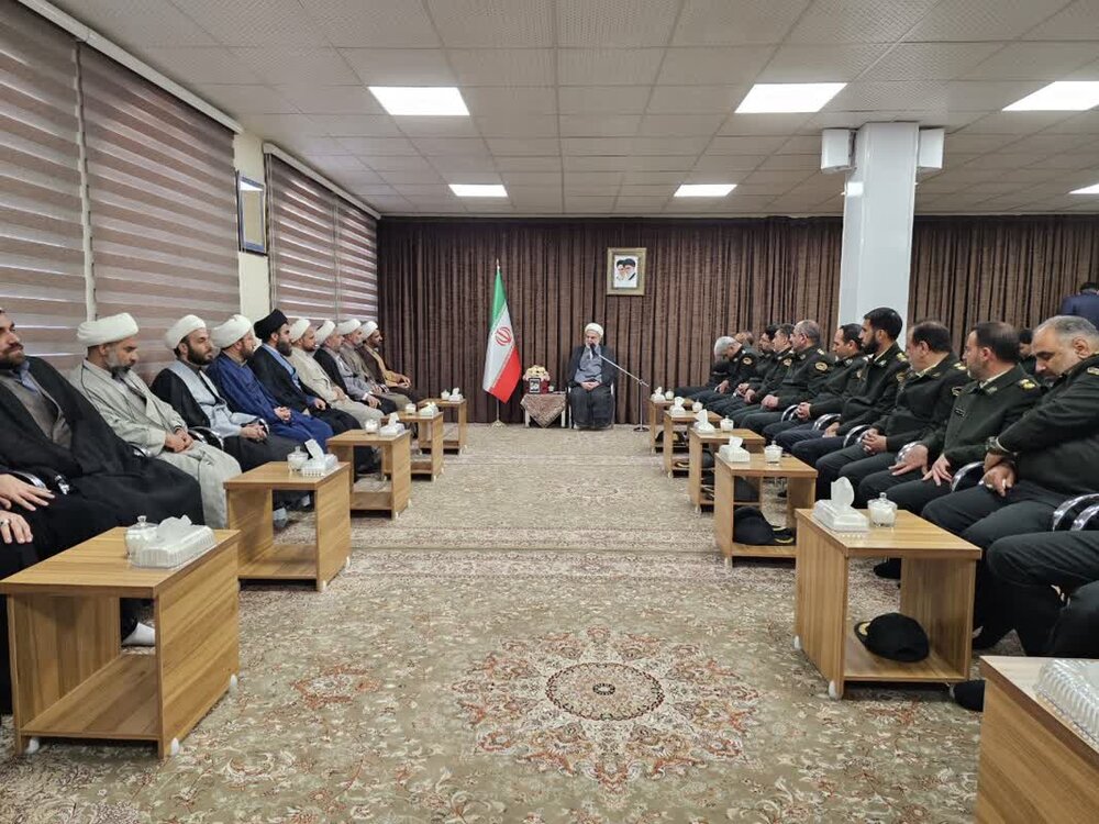 تصاویر/ دیدار نوروزی کارکنان عقیدتی سیاسی فرماندهی انتظامی کردستان با نماینده ولی فقیه در استان