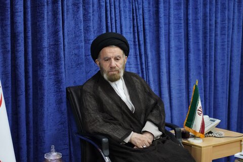 تصاویر دیدار تعدادی از بزرگان شهرستان سلسله با نماینده ولی فقیه در لرستان