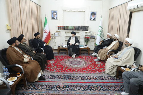 حوزوی ممتاز شخصیات کا معاشرے میں تعارف کرایا جائے